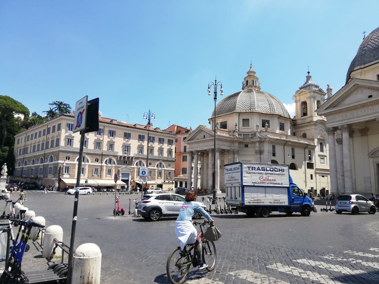 roma piazza del popolo piccoli trasporti traslochi taxi merci